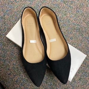 Black ballet flats